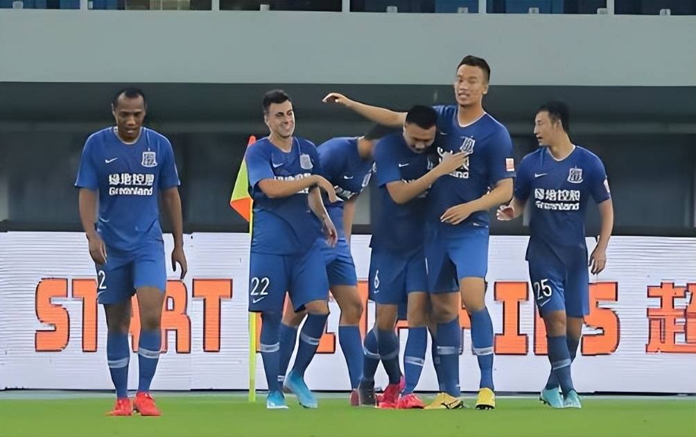 星空体育下载-包含斯图加特迎足总杯关键赛，集结日官宣签约，悬念犹存，资深球员宣示担当的词条