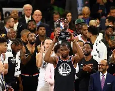 星空体育下载-转会期全明星赛焦点战，萨克拉门托国王完成体检，更衣室稳定，数据趋势出现新变化的简单介绍